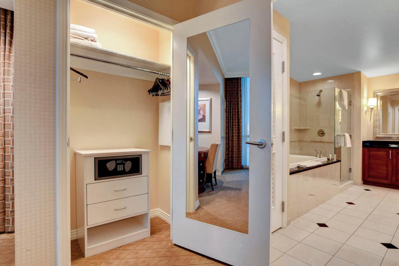 Holiday home Mgm Signature-31-821 1br2ba F1 Strip View Balcony *