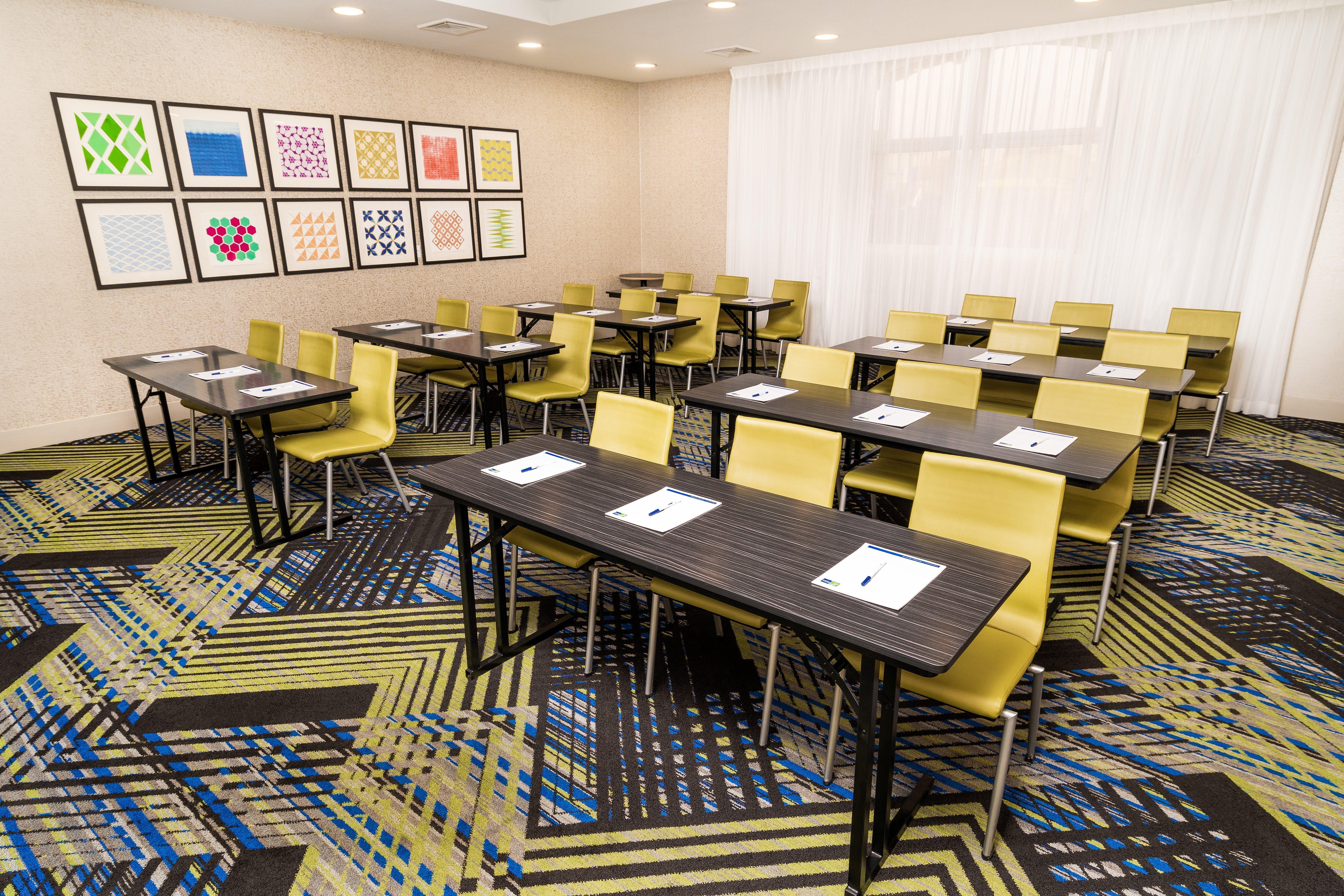Express & Vegas Sw Springvalley By Ihg