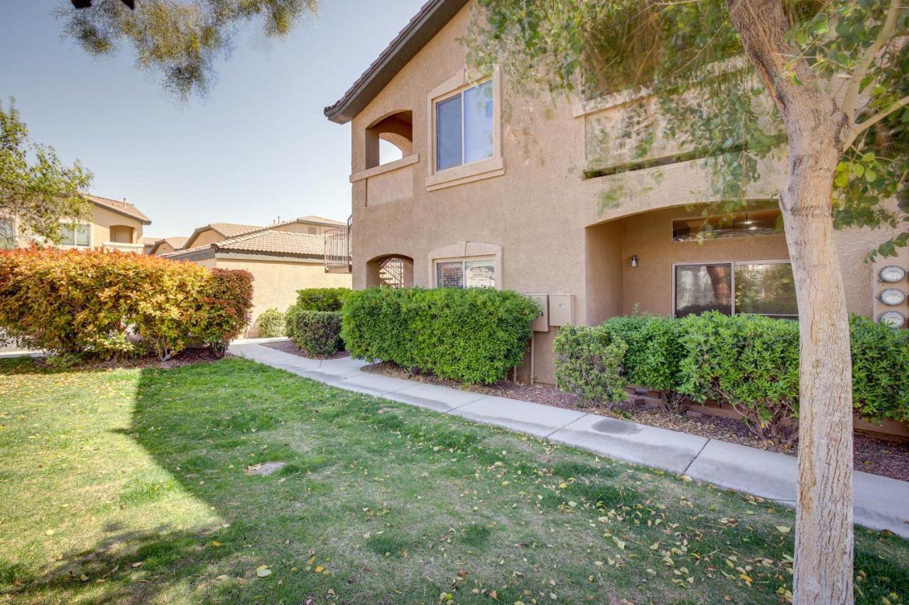 Vegas With Pool Access! Apartment