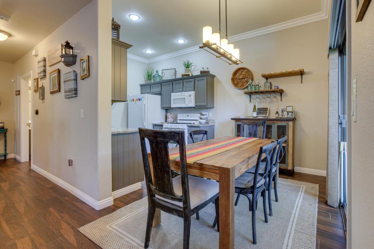 Apartment Vegas With Pool Access! *