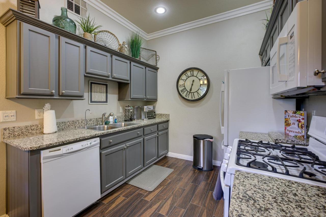 Vegas With Pool Access! Apartment Las Vegas