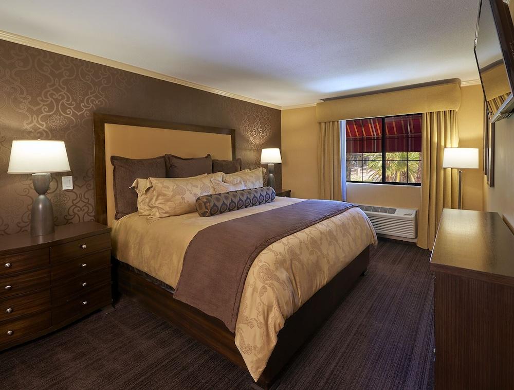 Resort Tuscany & Casino 3*