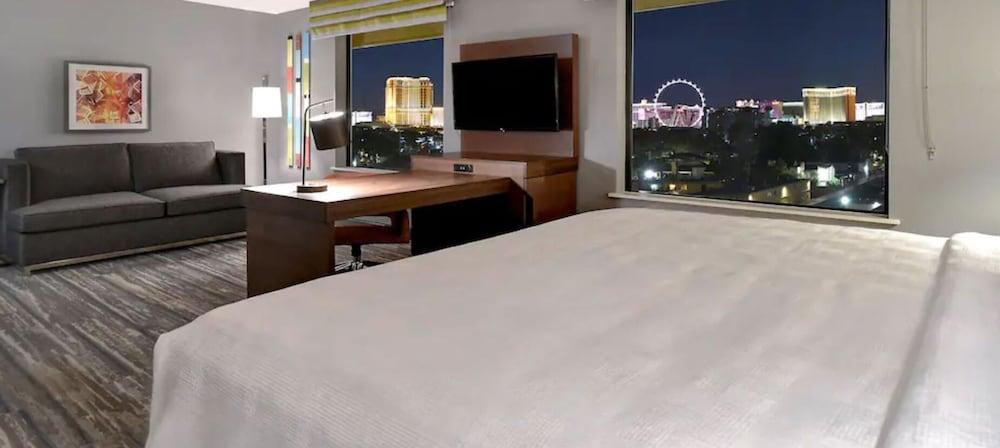 Hampton & Vegas Convention Center - No Fee Hotel 3*