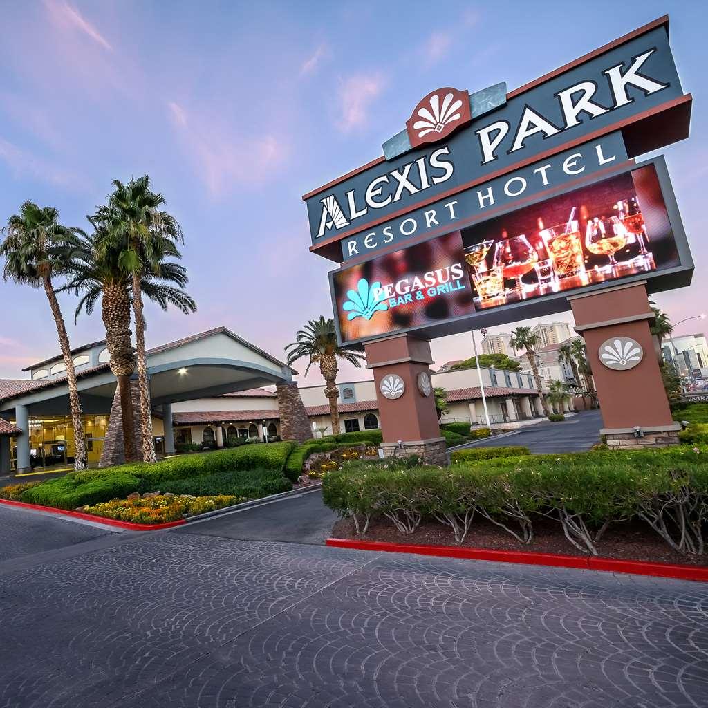 Alexis Park 3*