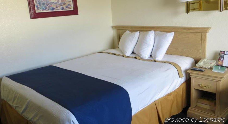 Americas Value Vegas Strip 2*
