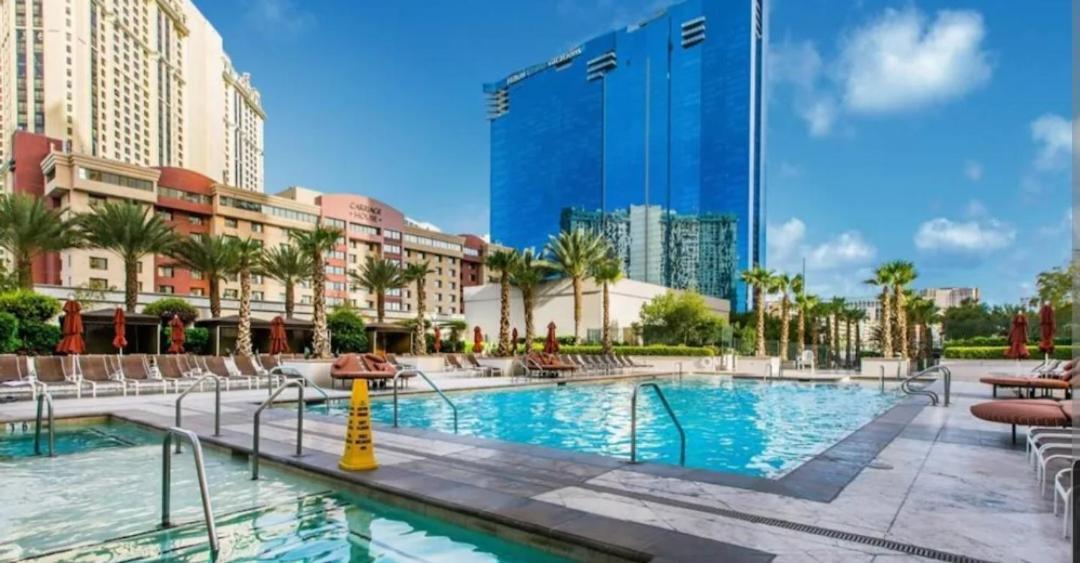 Aparthotel Mgm Signature Ph 30th Floor Deluxe Strip Facing With Balcony Las Vegas