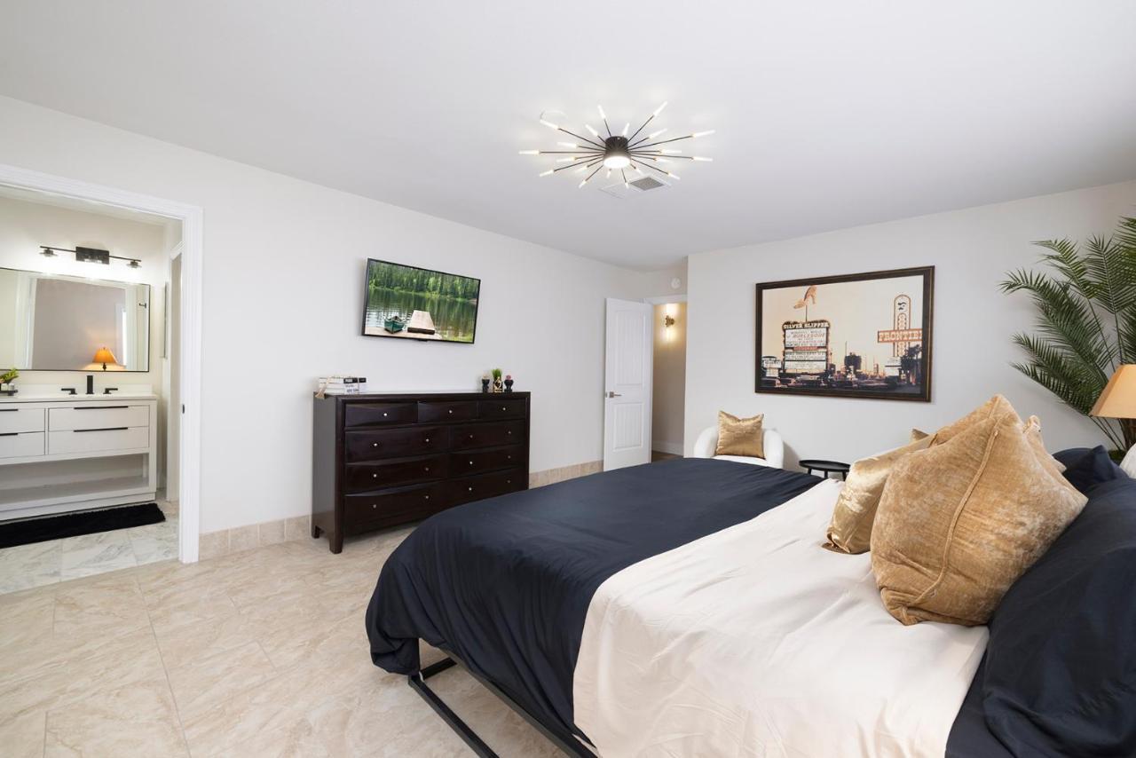Single Story Minutes From Summerlin With Rv Parking & Dog Friendly Holiday home