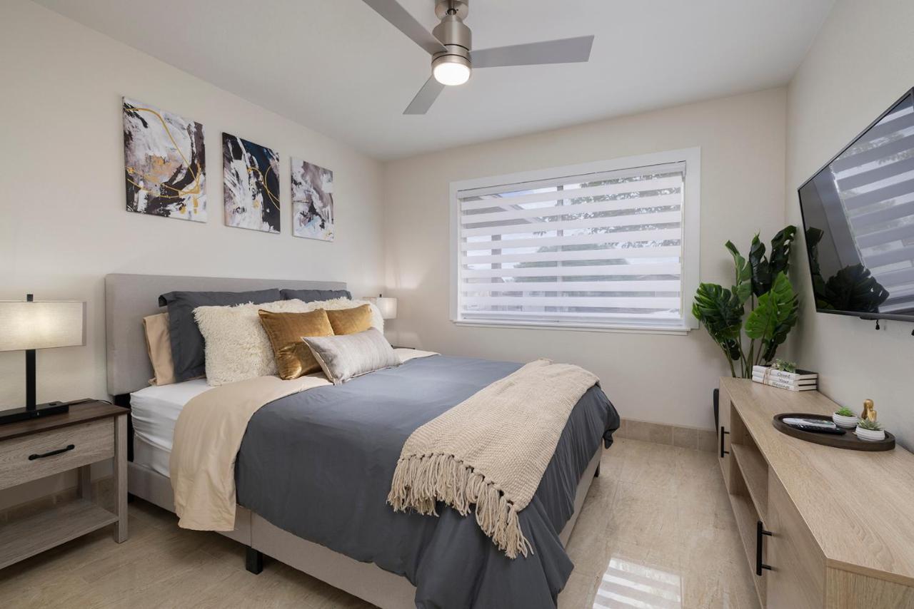 Single Story Minutes From Summerlin With Rv Parking & Dog Friendly Holiday home *