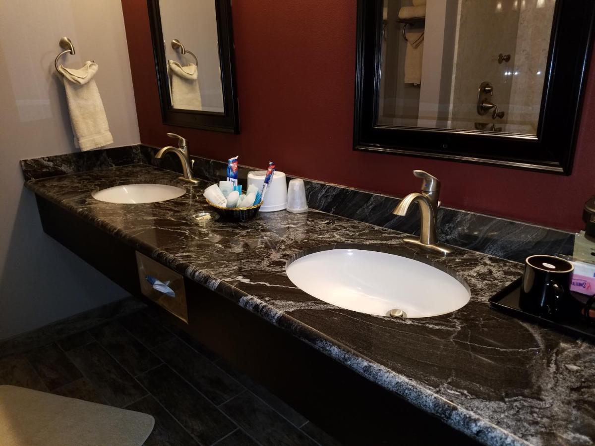 Downtown Vegas Beautiful Unit At 4 Queens Casino Fremont * Las Vegas