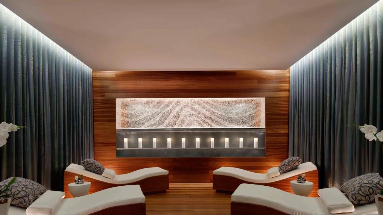 Gorgeous Vdara 22nd Flr - Pool View - Free Valet *