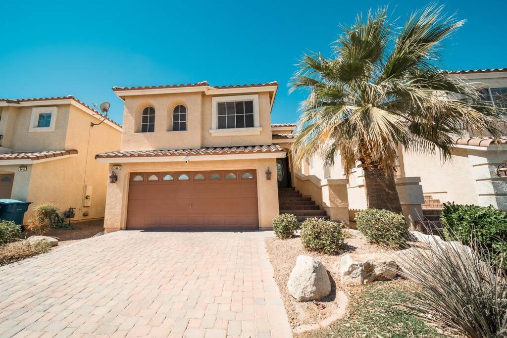 Stunning 4 Bedroom House With Hot Tub By Lv Strip Villa *