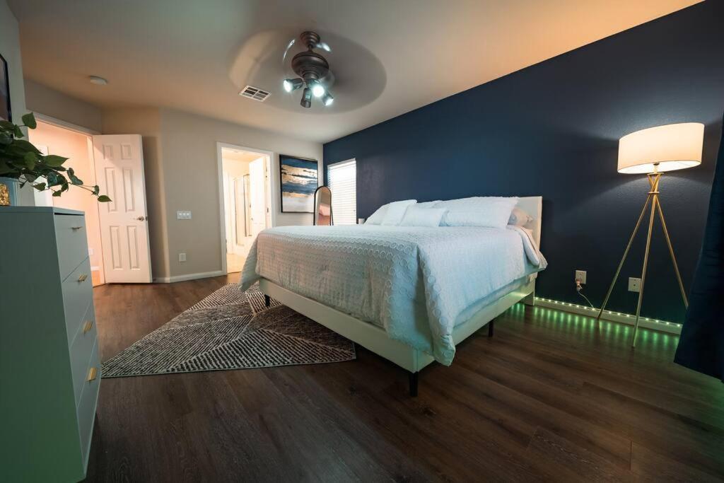 Stunning 4 Bedroom House With Hot Tub By Lv Strip * Las Vegas