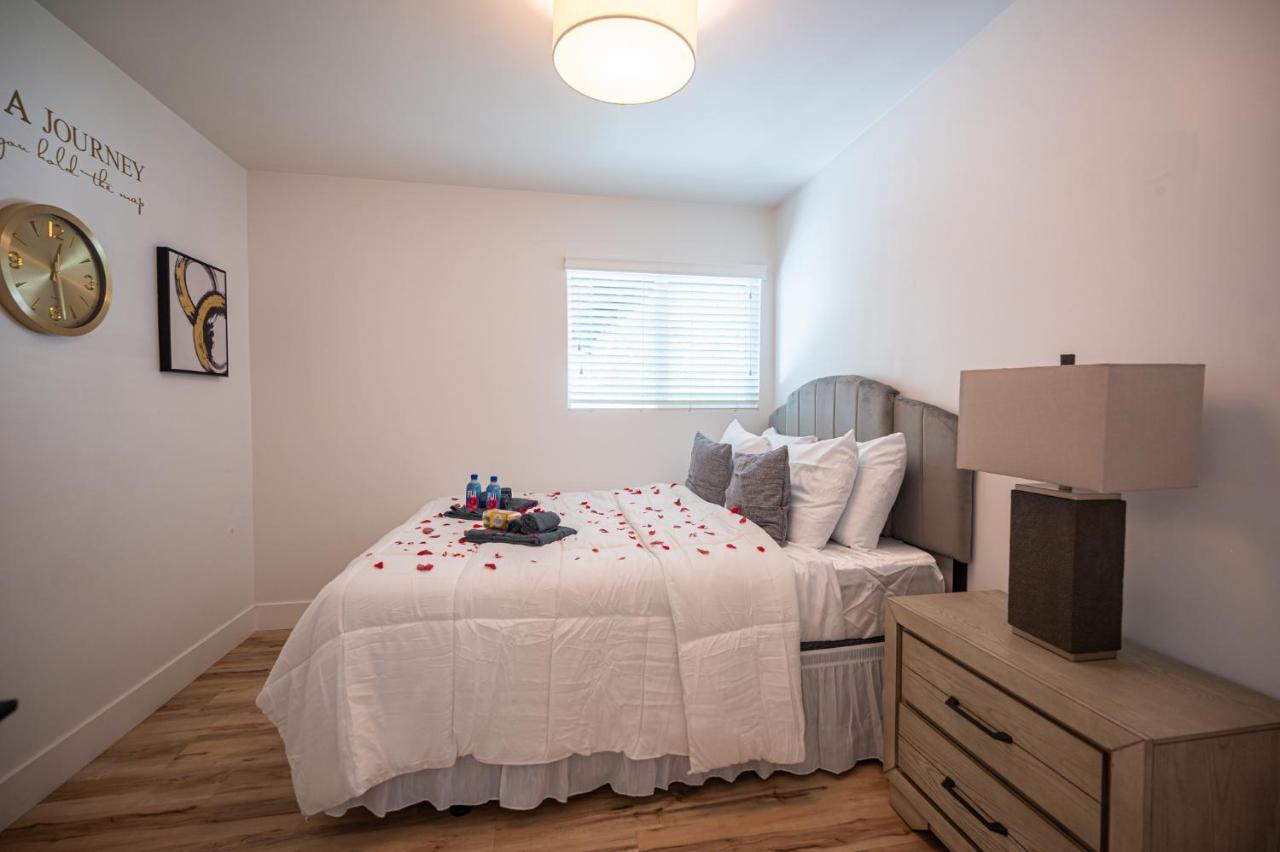 Brand New Home- Center Location Apartment *