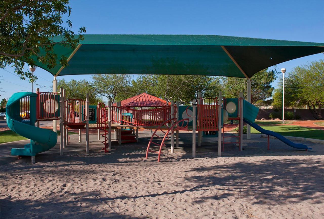 Holiday home Mirage Pool House - Heart Of Lv, Swimming Pool, Games, Heavenly Relaxation *