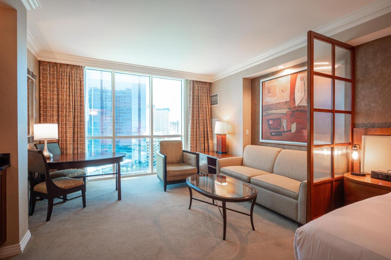 Apartment No Fees-mgm Stripview Adjoining F1 View