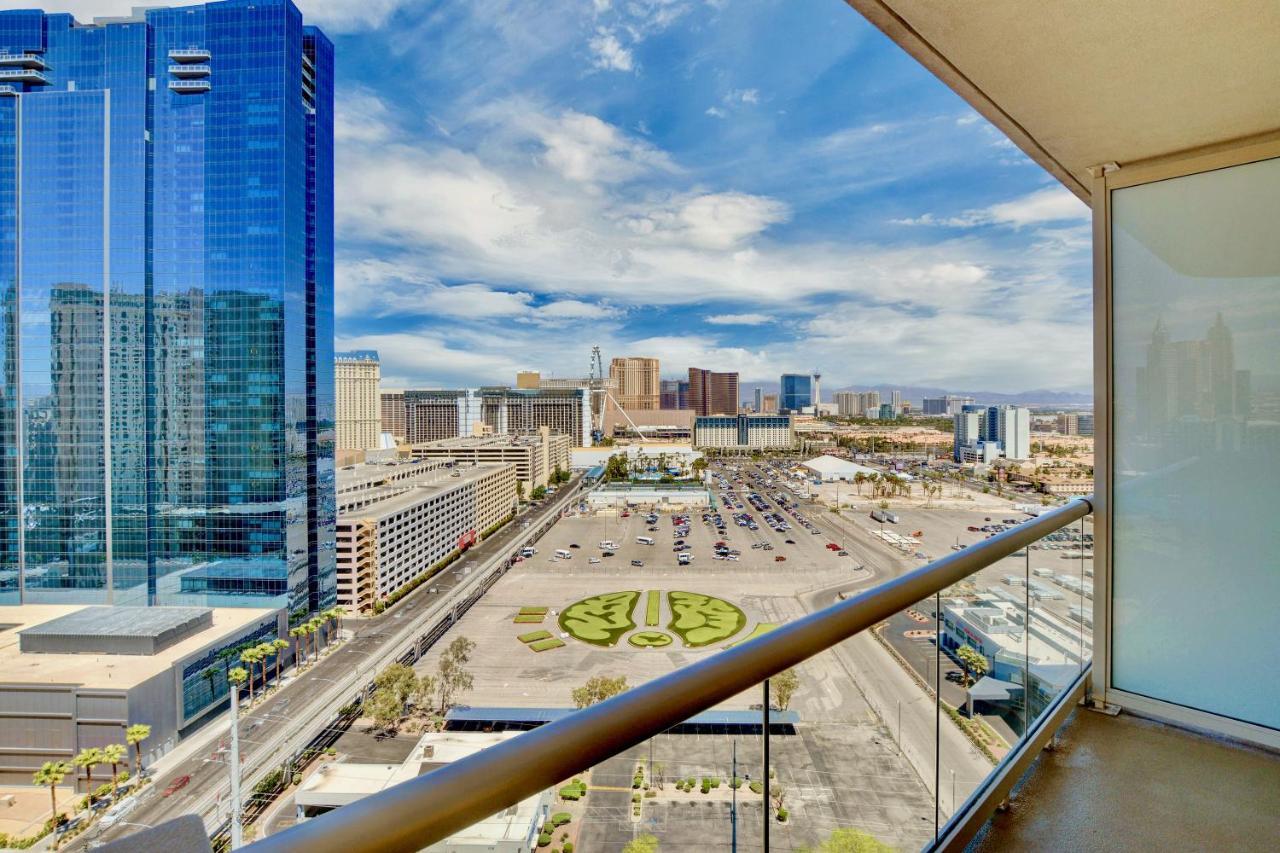 Strip View Balcony Suites - No Fee ! *