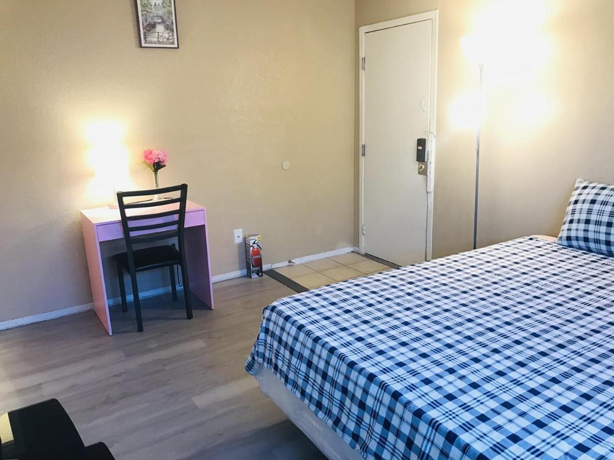Independent Bedroom With Private Bathroom#2 Guest house