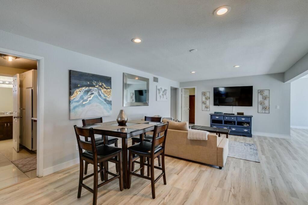 Phoenix House Great For Groups!!! Las Vegas