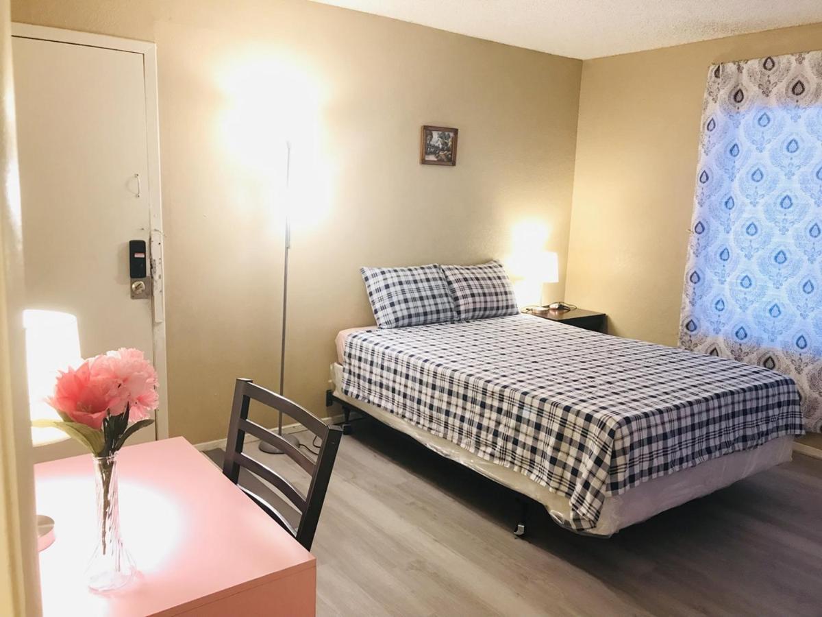 Independent Bedroom With Private Bathroom#2 Guest house