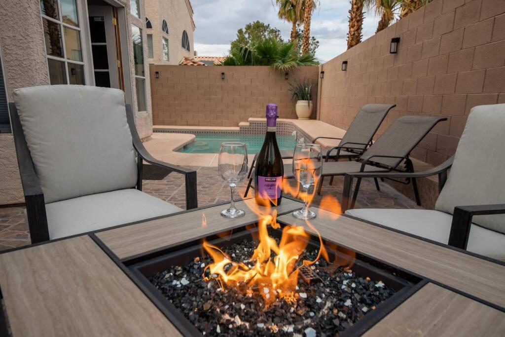 Holiday home Gorgeous Away From 3 Bed 3 Bath W/ Pool Las Vegas