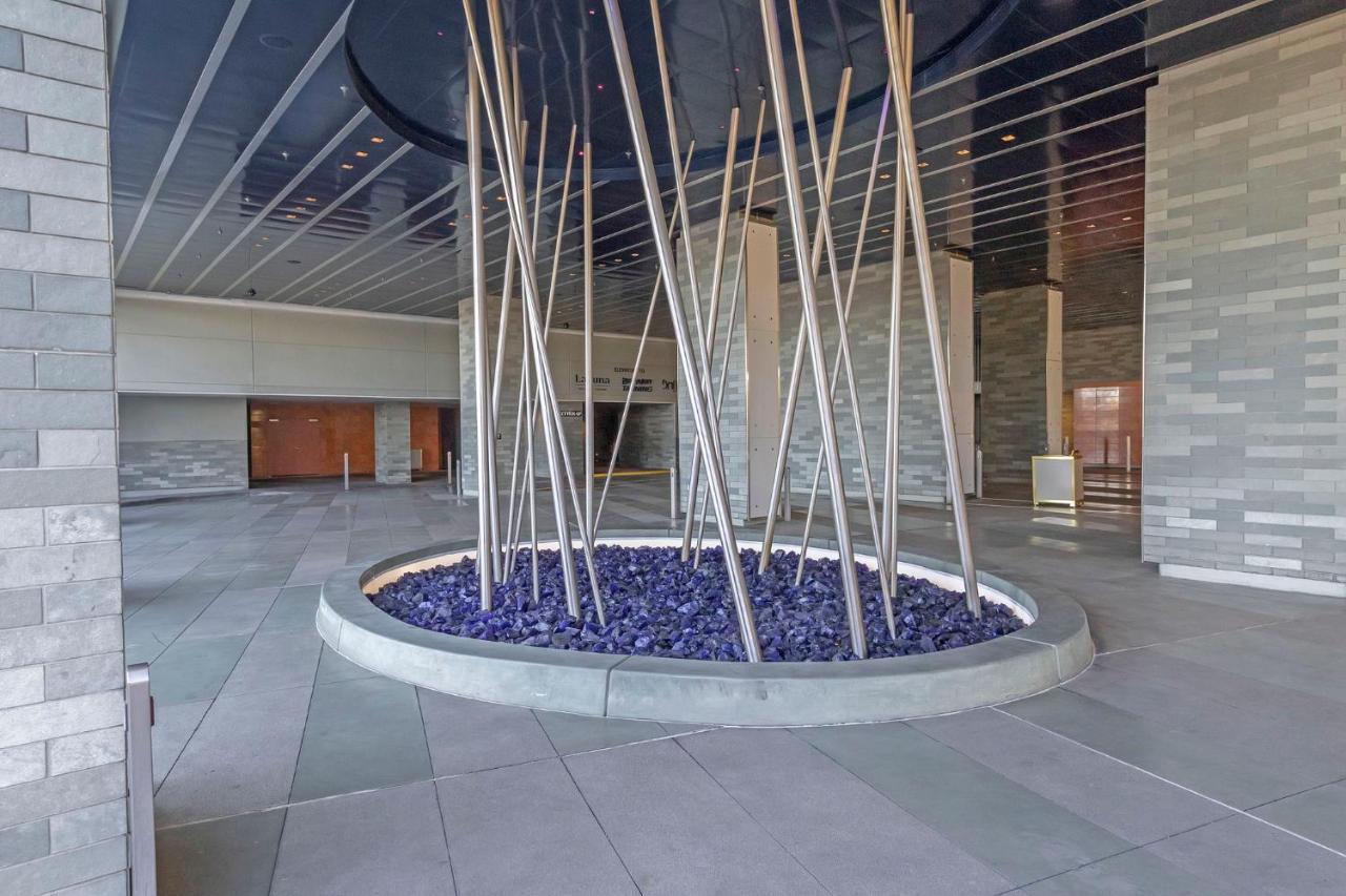 Huge Modern Luxury 17 Floor Panoramic Corner With Open Balcony * Las Vegas