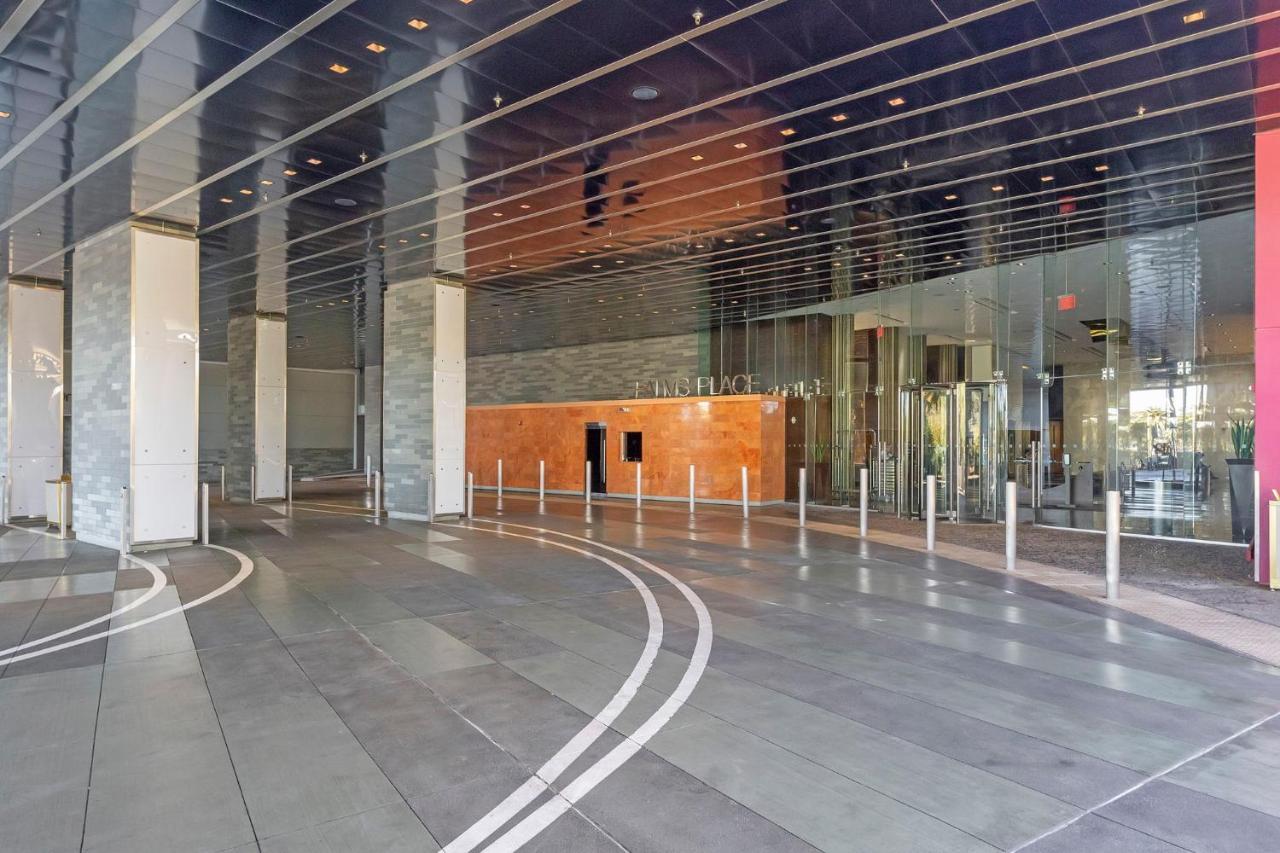 Huge Modern Luxury 17 Floor Panoramic Corner With Open Balcony