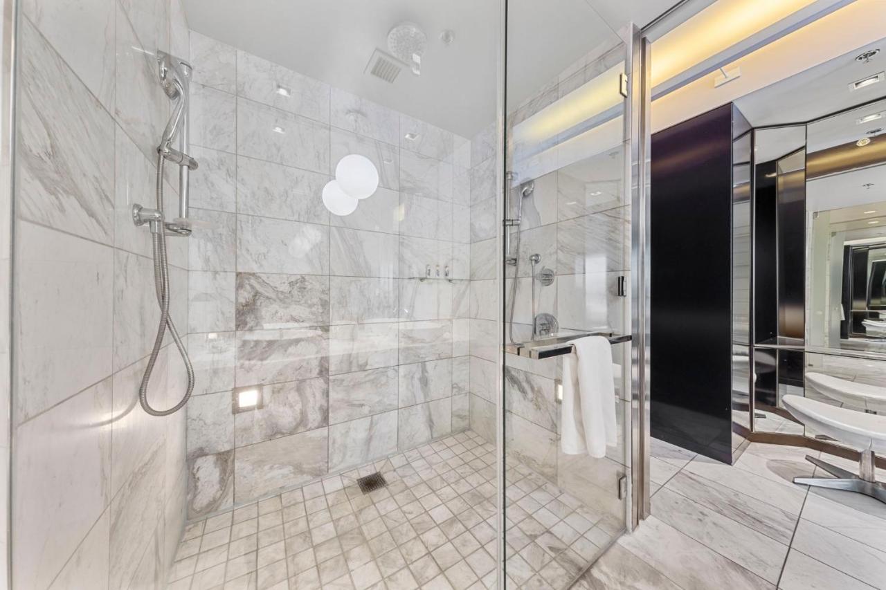 Huge Modern Luxury 17 Floor Panoramic Corner With Open Balcony Apartment