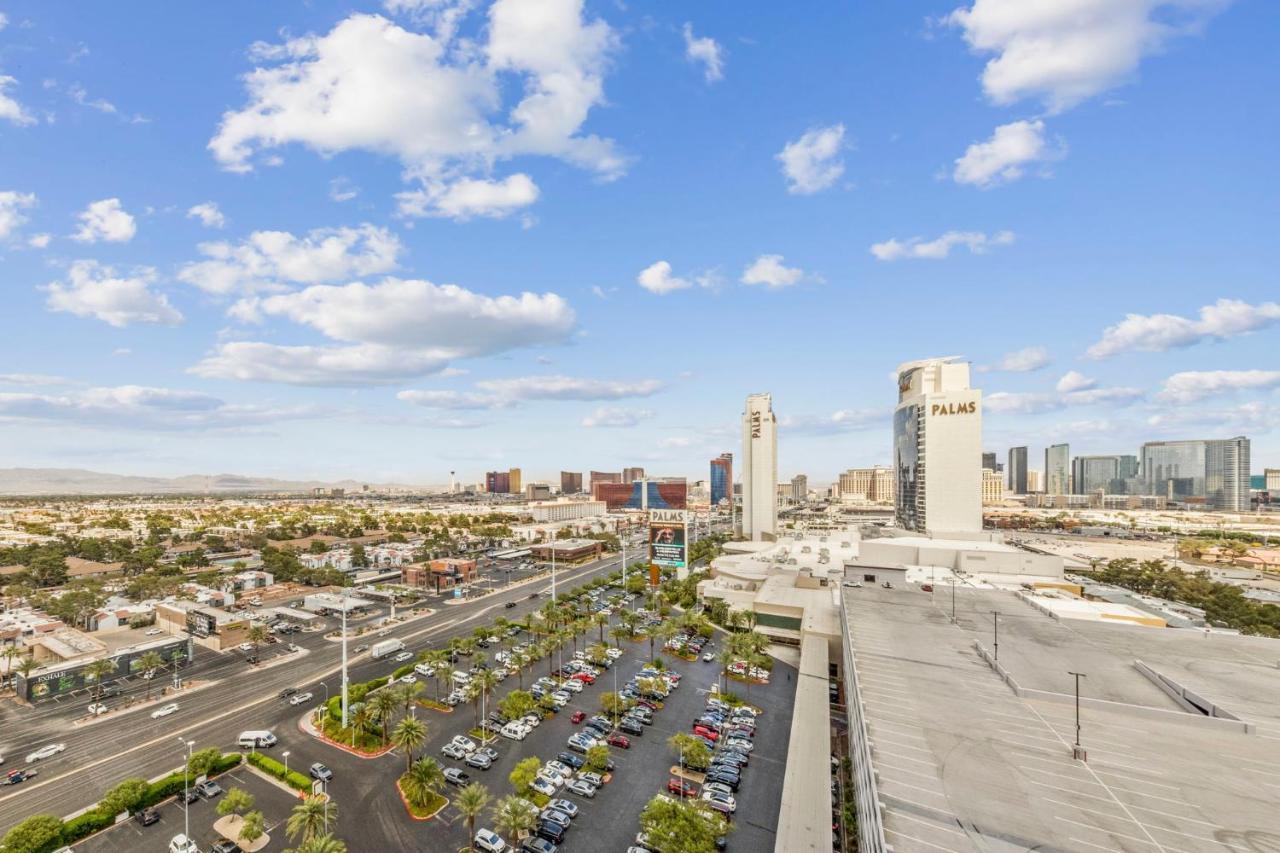 Huge Modern Luxury 17 Floor Panoramic Corner With Open Balcony Apartment Las Vegas