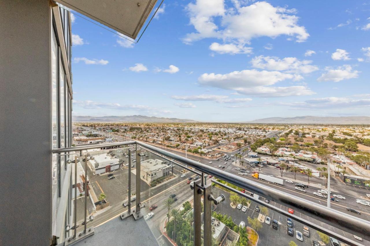 Apartment Huge Modern Luxury 17 Floor Panoramic Corner With Open Balcony Las Vegas