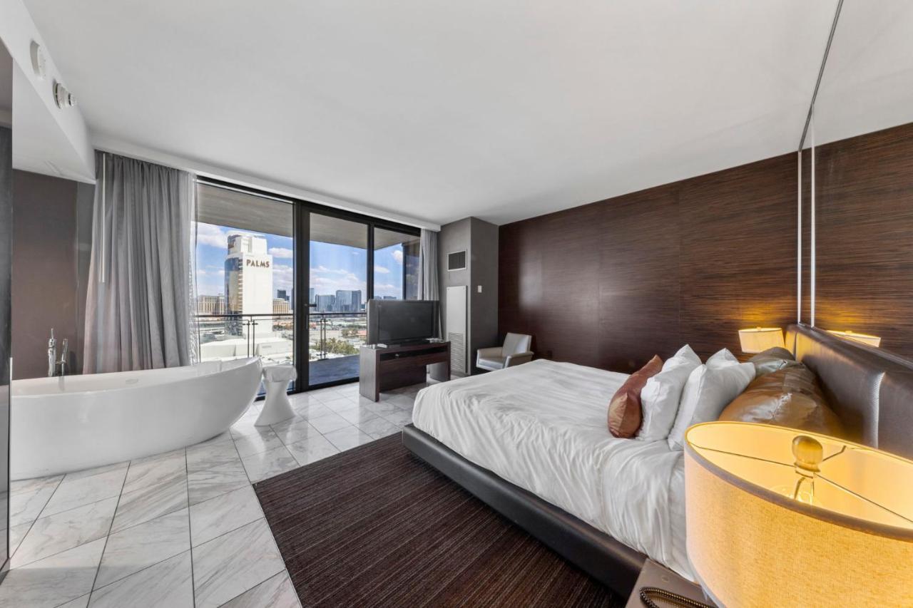 Huge Modern Luxury 17 Floor Panoramic Corner With Open Balcony Apartment Las Vegas