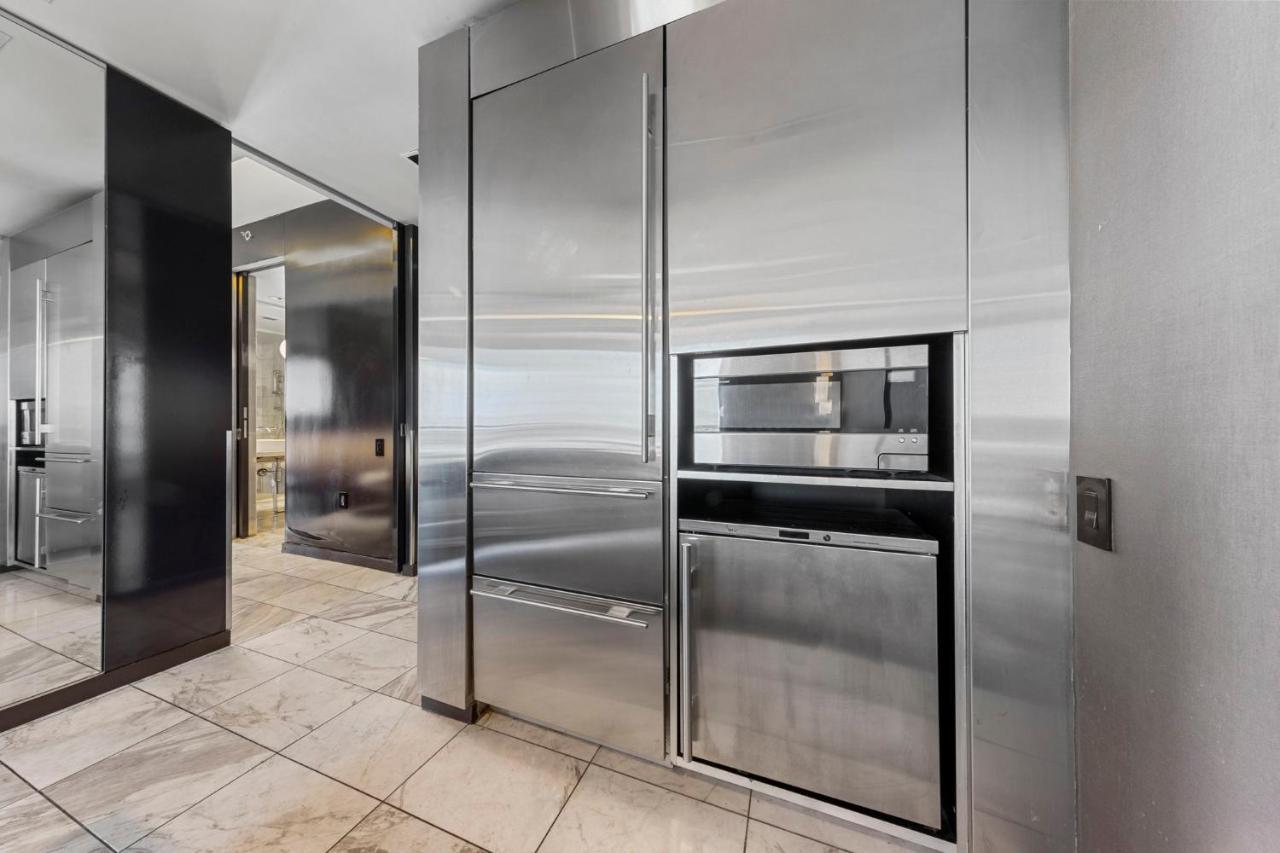 Huge Modern Luxury 17 Floor Panoramic Corner With Open Balcony Apartment *
