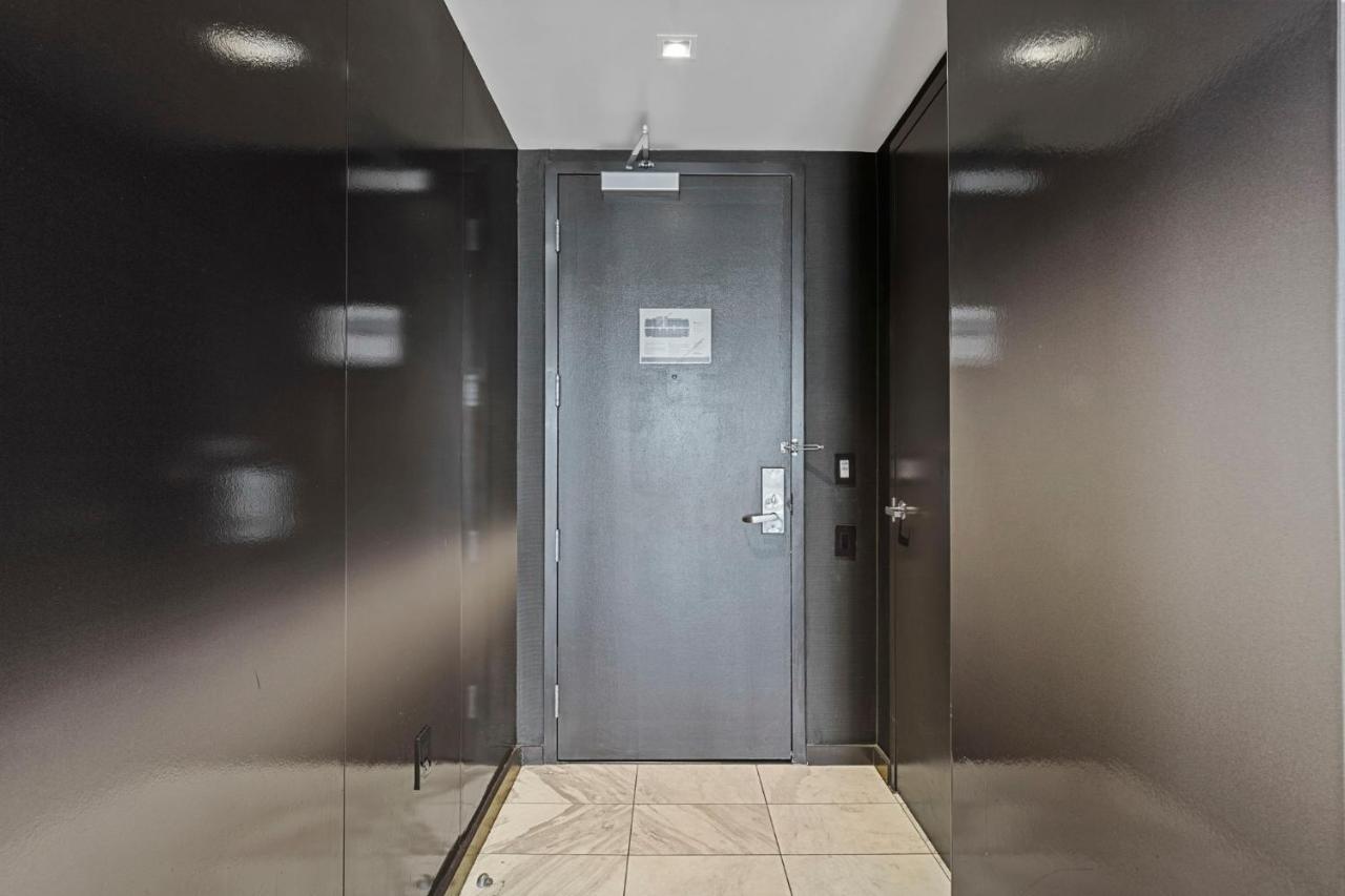 Apartment Huge Modern Luxury 17 Floor Panoramic Corner With Open Balcony