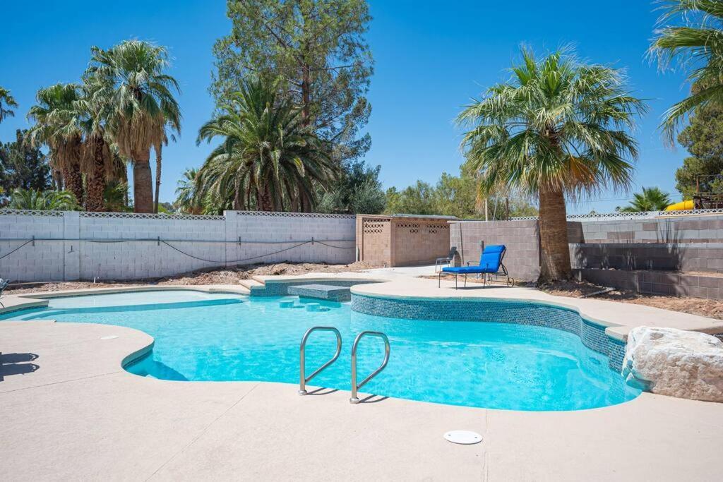 5 Large Studio With Full Kitchen, Laundry And Bath Apartment