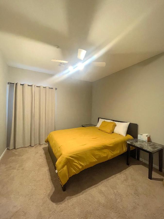 Apartment Gate Dual Master Office And Dog Park 30 Days Minimun