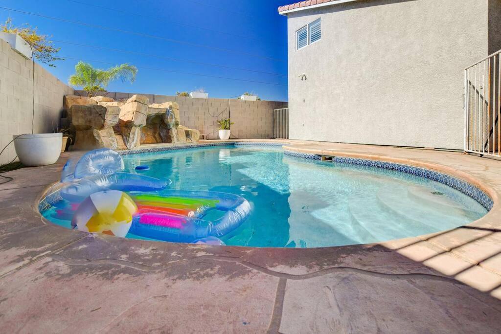 Ferienhaus Beautiful 5br W/king Beds, Pool & Hot Tub, Games *