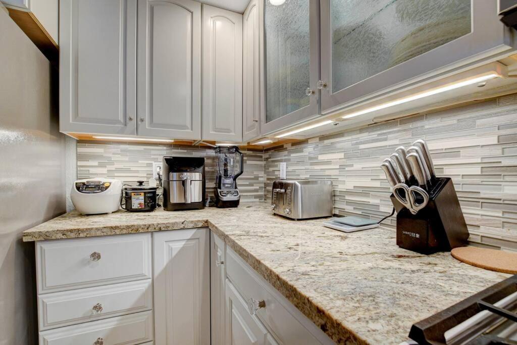 Beautiful 5br W/king Beds, Pool & Hot Tub, Games Ferienhaus