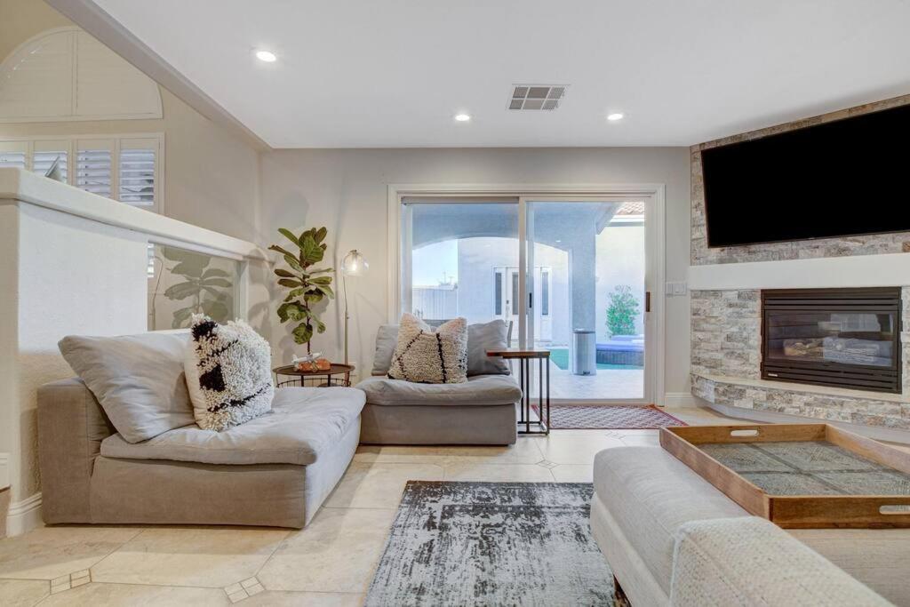 Ferienhaus Beautiful 5br W/king Beds, Pool & Hot Tub, Games