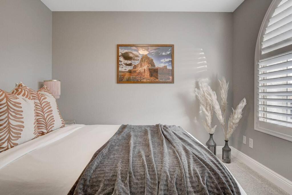 Beautiful 5br W/king Beds, Pool & Hot Tub, Games Ferienhaus
