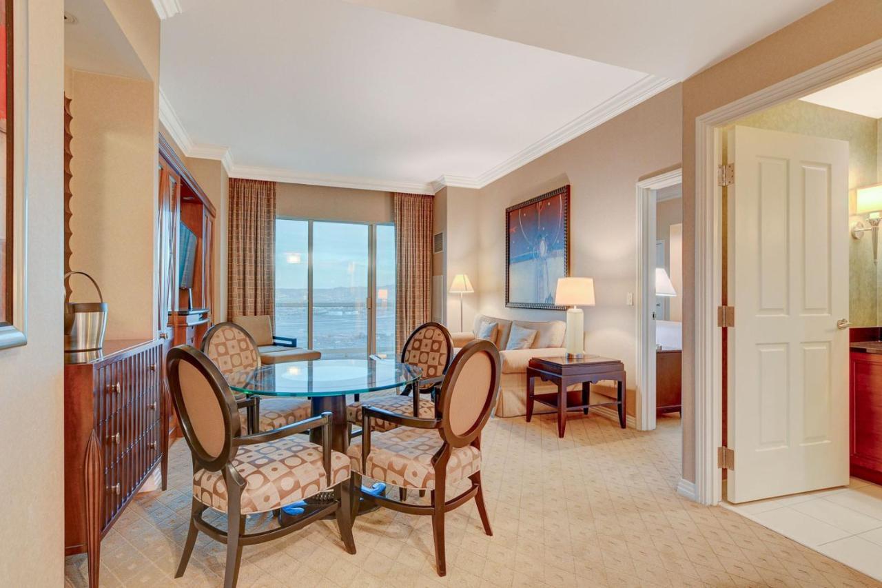 29Th Ph Mgm Signature Suite With A Massive Balcony *