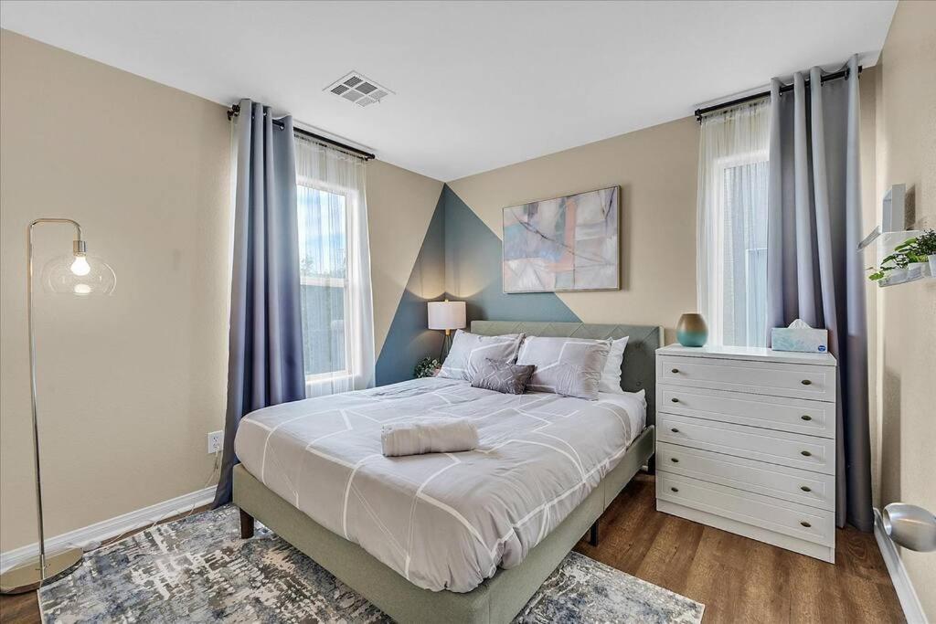 King Bed In Master Suite! * Las Vegas