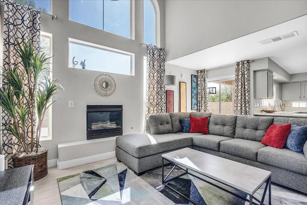 Gorgeous And Spacious Home! Las Vegas