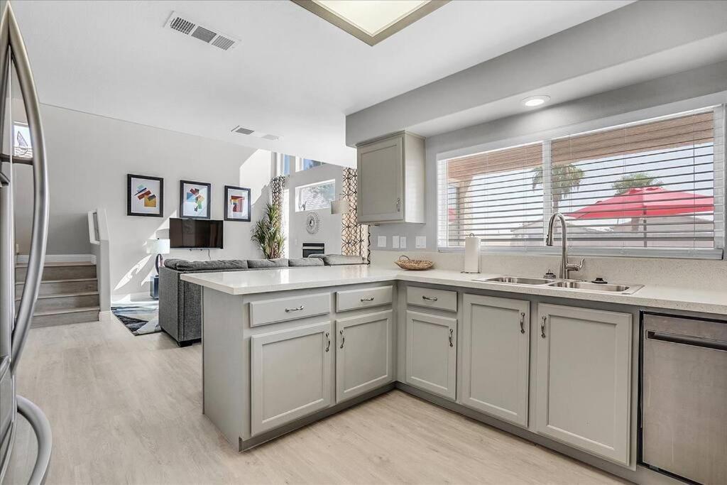 Gorgeous And Spacious Home! Holiday home *