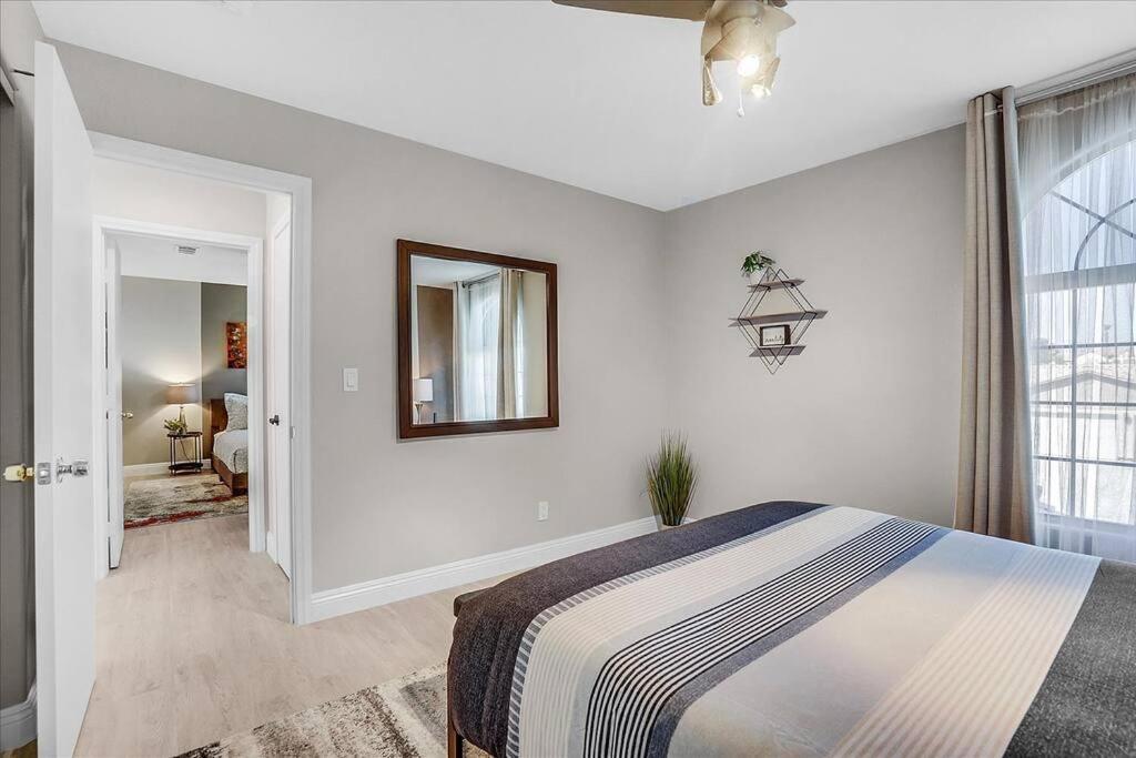 Gorgeous And Spacious Home! * Las Vegas