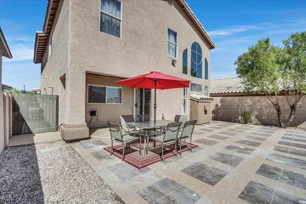 Gorgeous And Spacious Home!