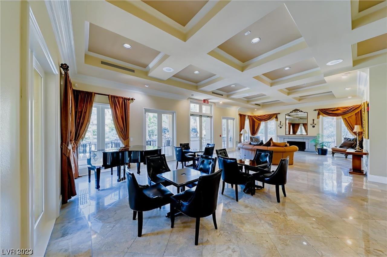 Fabulous Penthouse: Vegas Strip View With Amenities Las Vegas