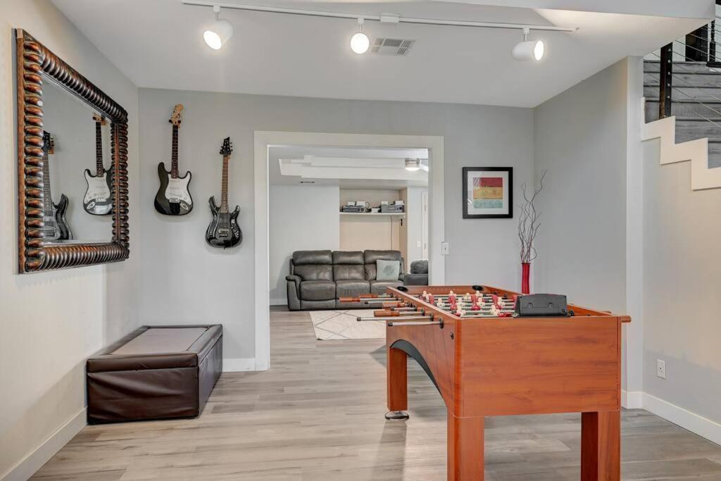 Plush Vegas Retreat 5 Min From Strip Villa Las Vegas