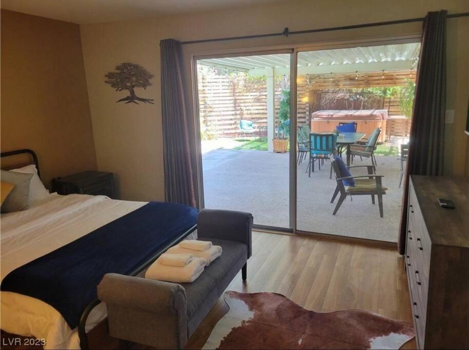 4 Miles To Strip / Big House With Pool Holiday home