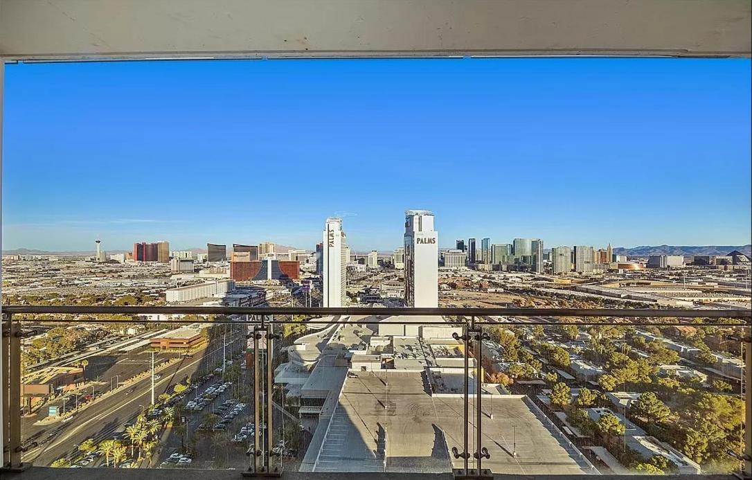 Luxury With Private Strip View Balcony Las Vegas