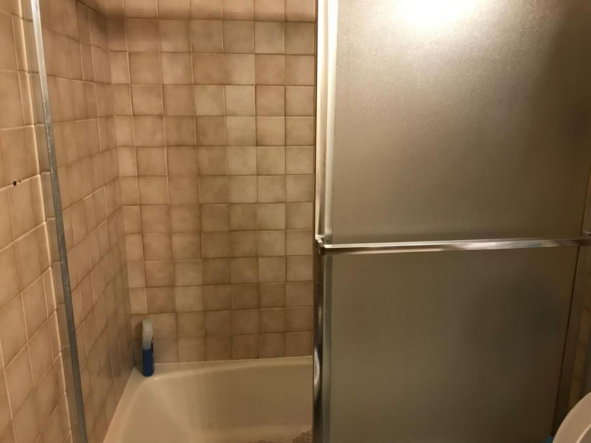 Homestay New Bedroom Queen Size Bed At Vegas For Rent-4