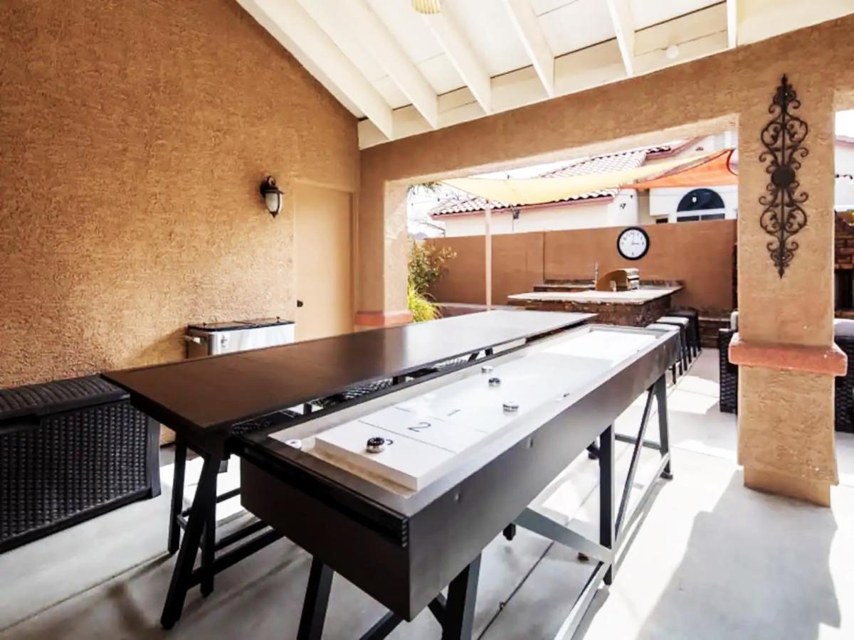 Ultimate Vacation: A Luxurious Oasis With A Pool! Holiday home Las Vegas